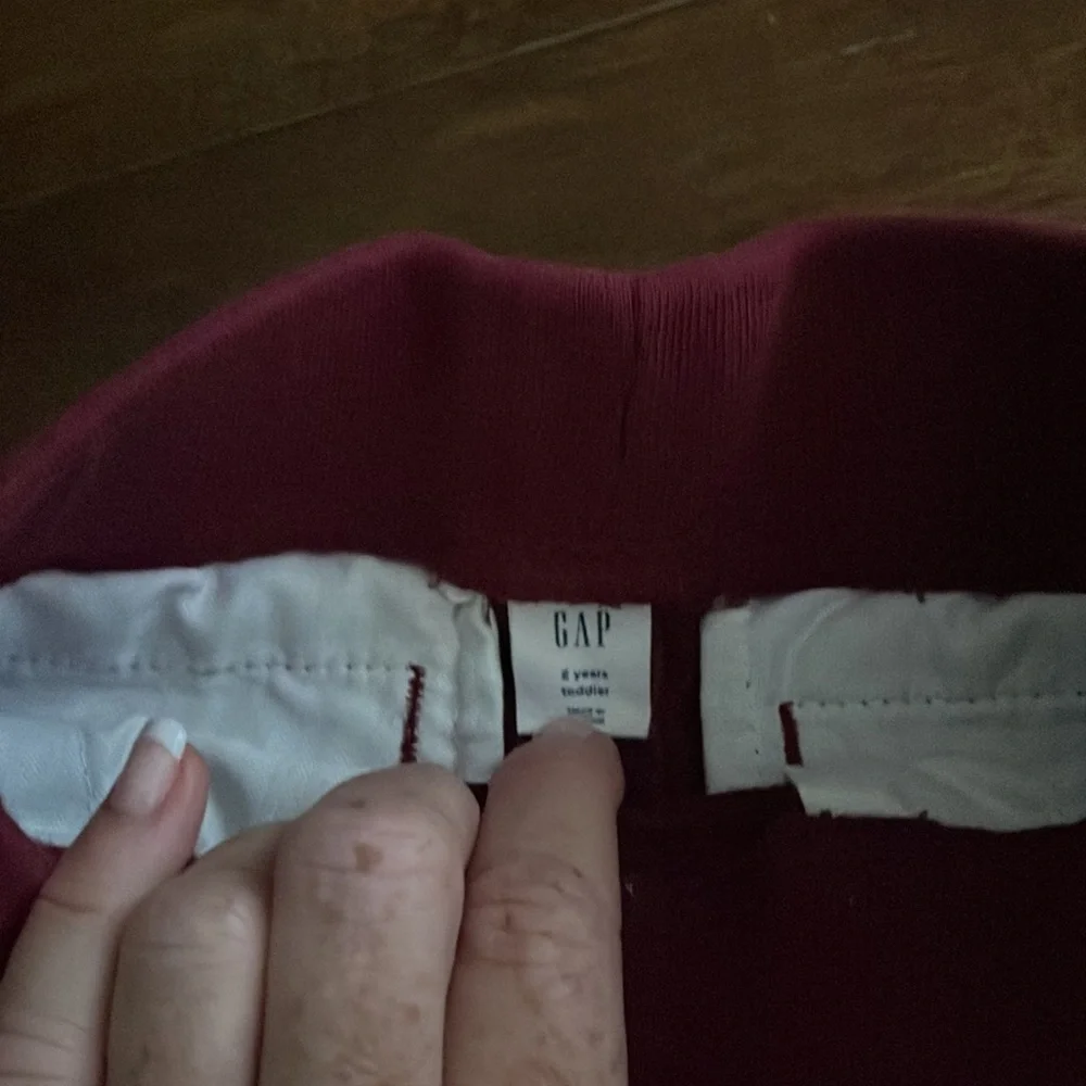 Gap Shorts NEW - Picture 4 of 7